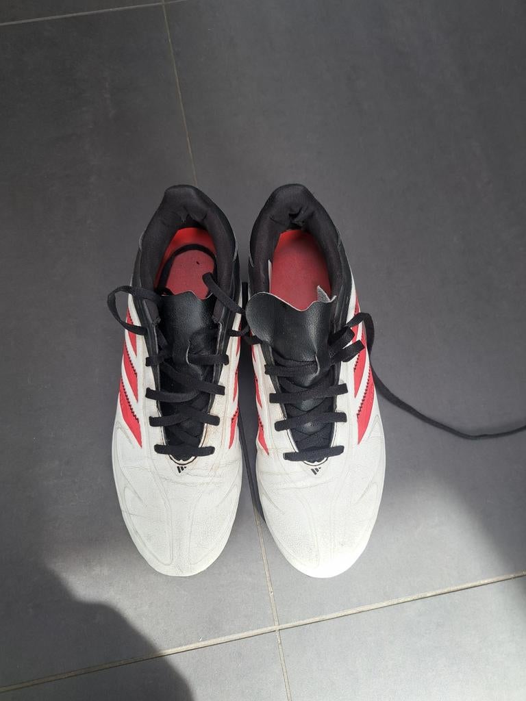 Voetbalschoenen Adidas, Ophalen of Verzenden, Zo goed als nieuw, Schoenen