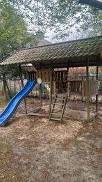 Houten speelhuis met glijbaan, Ophalen of Verzenden, Gebruikt, Hout