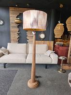 Vloerlamp hout trendy kap