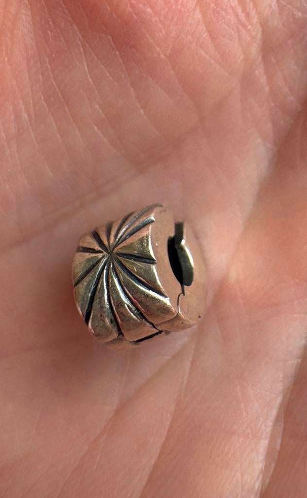 Pandora bedel zilveren clip stopper met patroon, 1 bedel, Ophalen of Verzenden, Zilver, Pandora
