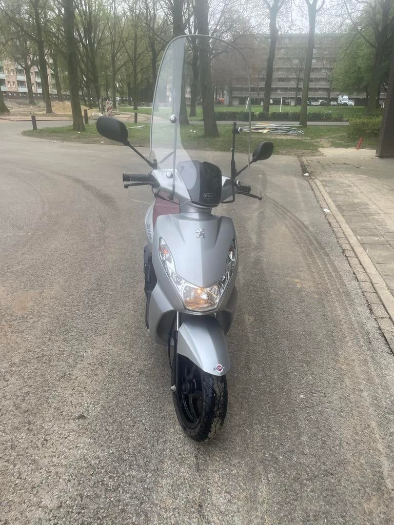 Nette originele Peugeot Kisbee 4takt uit 2017 - 13xxx km, Fietsen en Brommers, Scooters | Peugeot, Gebruikt, Overige modellen