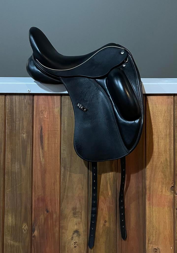 Custom zadel Wolgang Solo II – 17,5 inch – Luxe uitvoering, Ophalen of Verzenden, Zo goed als nieuw, Dressuur