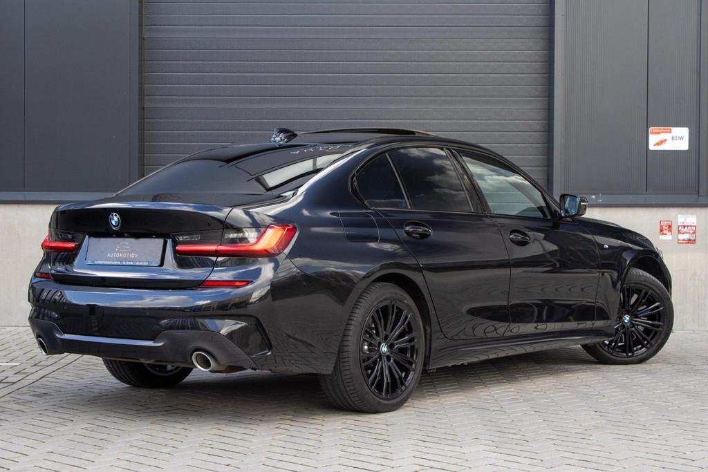 BMW 3-serie 330e PANO MEMORY M PAKKET CAMERA HUD TREKHAAK, Auto's, BMW, 1998 cc, Gebruikt, 4 cilinders, Met garantie (alle)