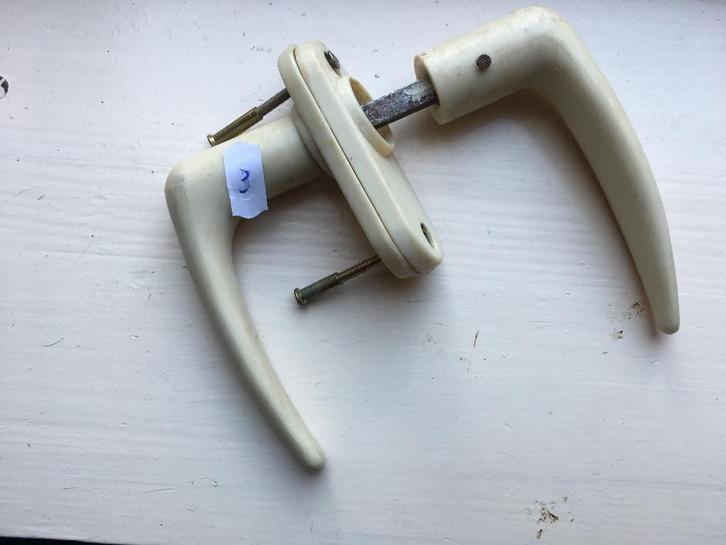 antiek deurkruk bakeliet zwart en wit 4 stuks compleet, Doe-het-zelf en Verbouw, Hang- en Sluitwerk, Gebruikt, Klink of Kruk, Overige materialen