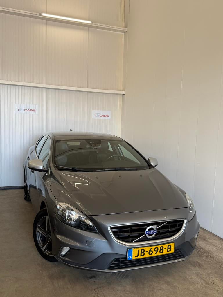 Volvo V40 2.0 D2 R-Design | Leder-Alcantara | Navi!, Auto's, Volvo, Bedrijf, V40, ABS, Airbags, Airconditioning, Alarm, Bluetooth