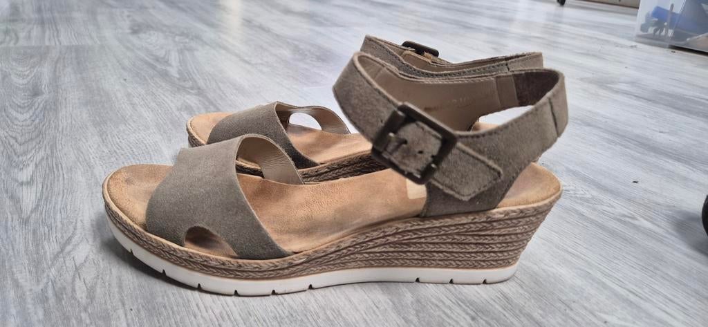 Hele mooie sandalen van Rieker, Kleding | Dames, Schoenen, Zo goed als nieuw, Rieker, Sandalen of Muiltjes, Ophalen of Verzenden