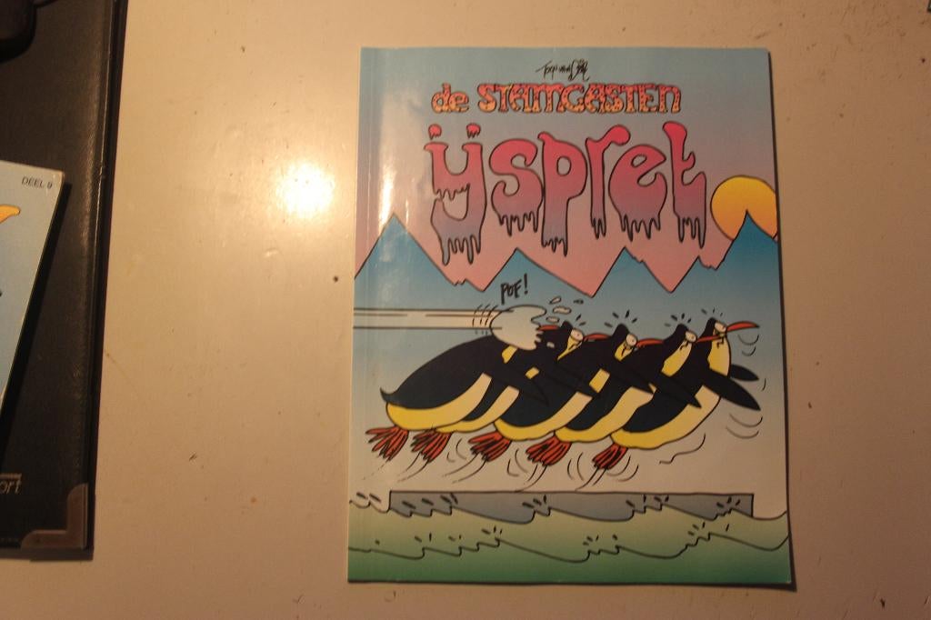 803k - boek - 7 strips - de stamgasten / snoopy / taar / sto, Eén stripboek, Ophalen of Verzenden, Gelezen