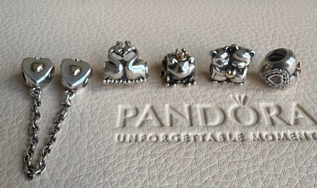 Pandora met 14kt goud bicolor/twotone NIEUW, Pandora, Nieuw, Ophalen of Verzenden, 4 bedels of meer