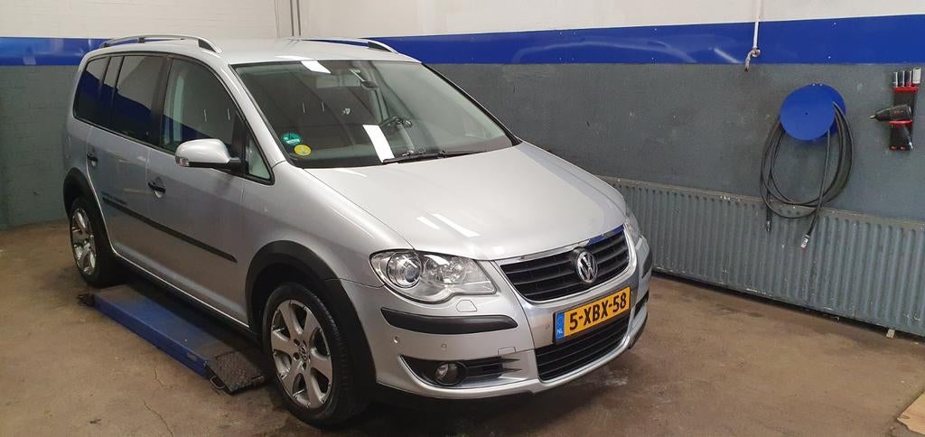 Volkswagen Touran 1.4 TSI 103KW Cross DSG 2007 Grijs, 1532 kg, 4 cilinders, Particulier, 84 €/maand