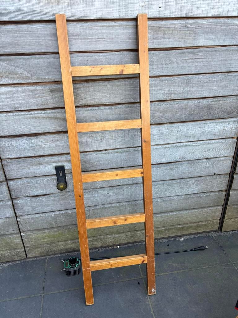 Houten Lundia trap - decoratief of handdoekenrek, Ophalen, Gebruikt, Ladder, Minder dan 2 meter