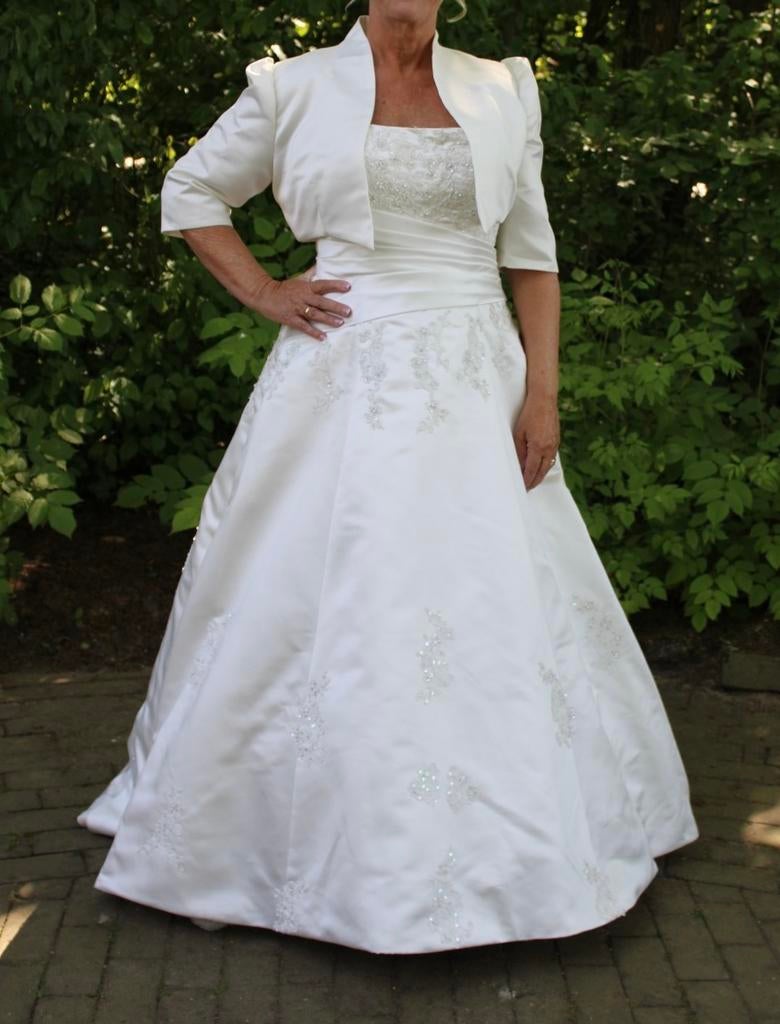 Te koop trouwjurk maat 40/42 off white, Ophalen, Zo goed als nieuw, Wit, Trouwjurk