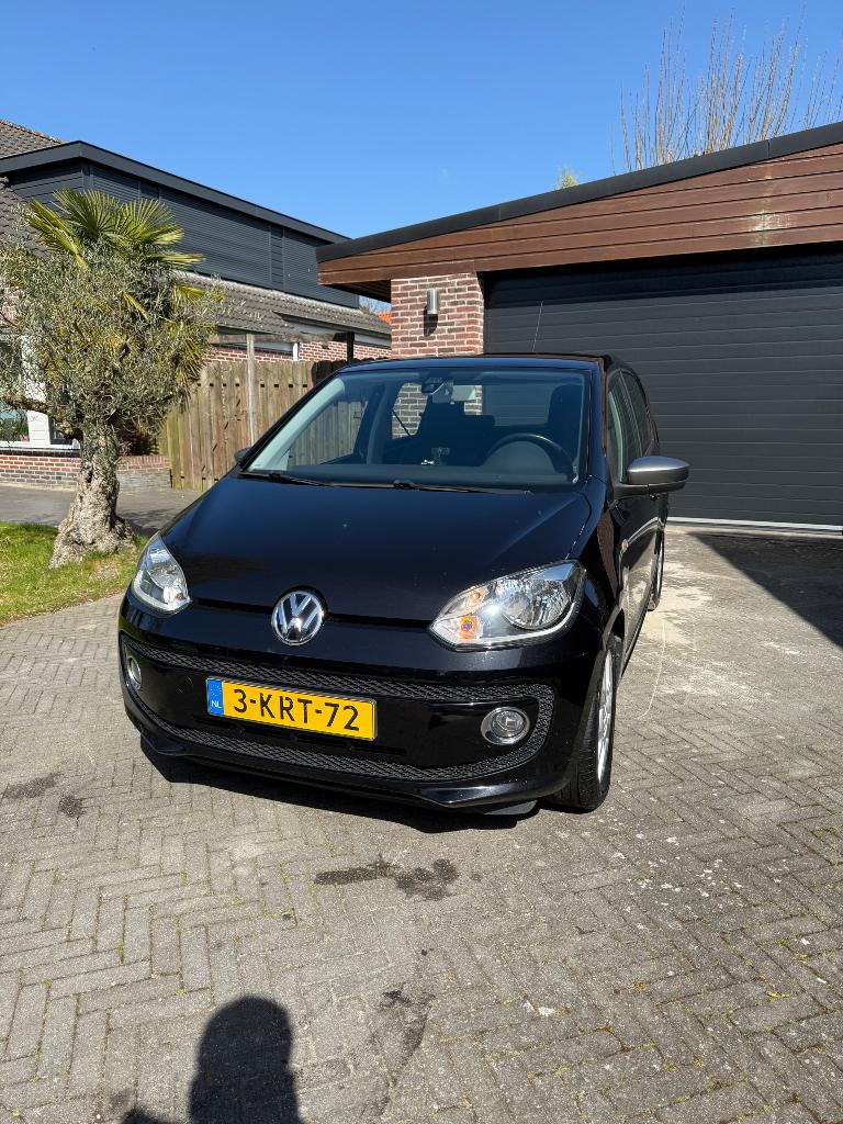 Volkswagen up! 1.0 Cheer up! BlueMotion 44KW 2013 Zwart, Auto's, Voorwielaandrijving, Stof, 840 kg, 4 stoelen