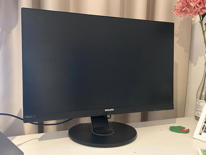 Philips 27" QHD (1440p) Monitor met USB-C Dock – 272B7QU, Computers en Software, Monitoren, Zo goed als nieuw, 60 Hz of minder