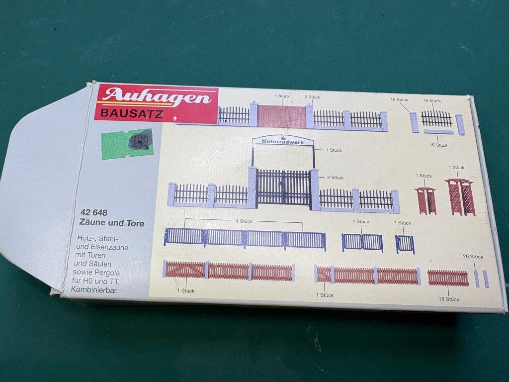 Auhagen hekken en poorten (42648) IMG7680/1, Hobby en Vrije tijd, Modeltreinen | H0, Zo goed als nieuw, Natuur, Gelijkstroom, Overige merken