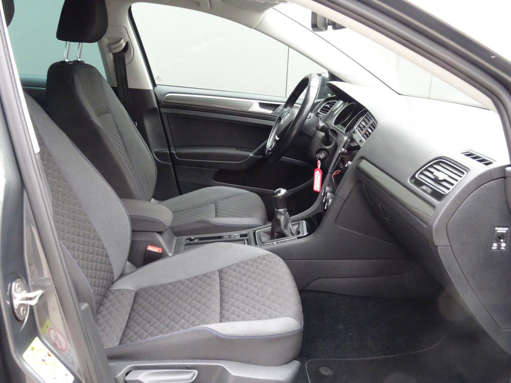 Volkswagen Golf 1.0 TSI JOIN * NAVIGATIE * STOELVERWARMING !, Stof, Gebruikt, Euro 6, 49 €/maand
