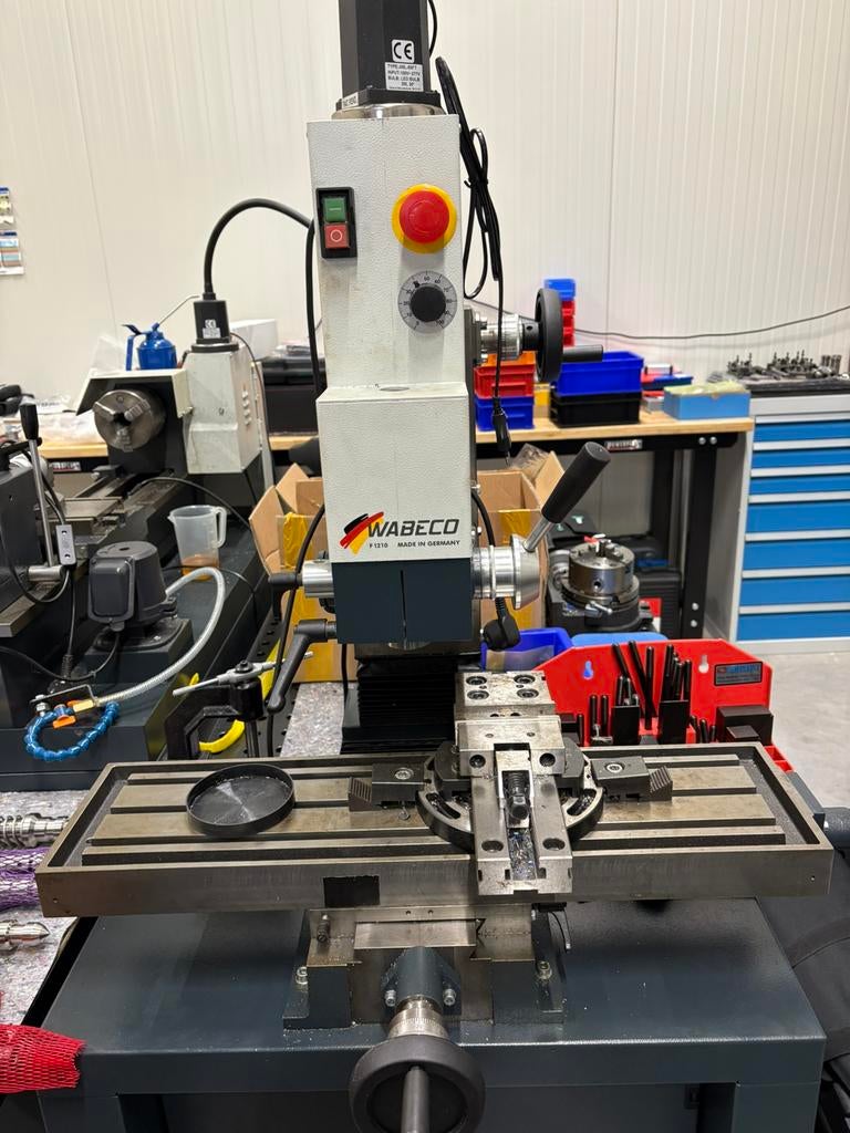 Wabeco F1210 freesbank, Doe-het-zelf en Verbouw, Gereedschap | Freesmachines, Ophalen, Gebruikt, Elektrisch, Overige soorten