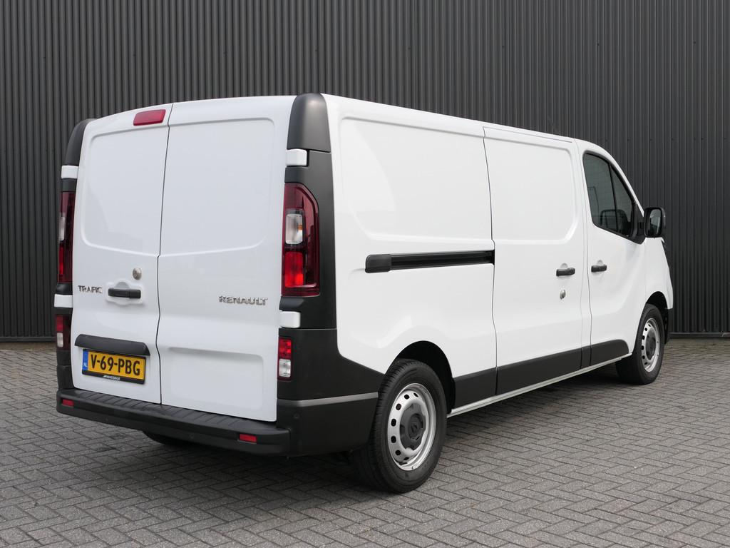Renault Trafic 2.0 dCi 110 T30 L2H1 Comfort - Betimmering +, Voorwielaandrijving, Stof, Gebruikt, 4 cilinders