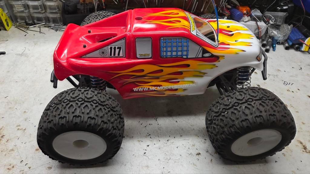 Te koop zogoed als nieuwe team losi, Auto offroad, Ophalen of Verzenden, Zo goed als nieuw, Schaal 1:8