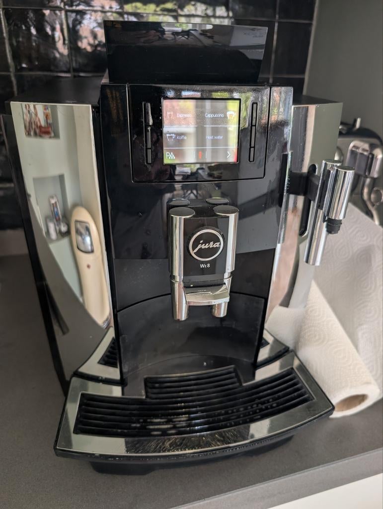 Jura We8, Witgoed en Apparatuur, Ophalen of Verzenden, Zo goed als nieuw, Koffiemachine, Afneembaar waterreservoir