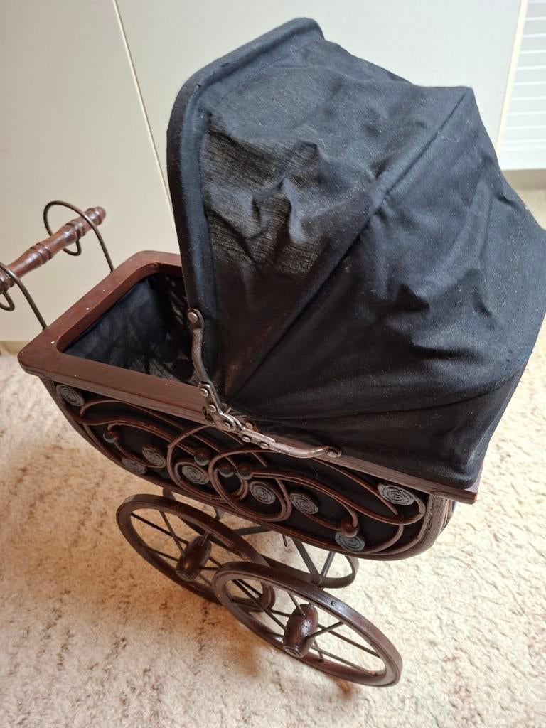 Vintage poppenwagen, op te halen voor een leuk bod!!, Antiek en Kunst, Antiek | Speelgoed, Ophalen