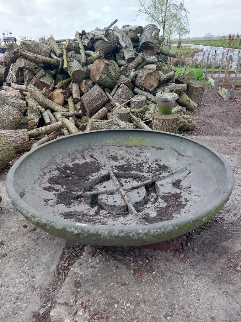 Grote ronde bloembak - robuust en stijlvol, Tuin en Terras, Bloembakken en Plantenbakken, Gebruikt, 100 cm of meer, Rond, Ophalen of Verzenden