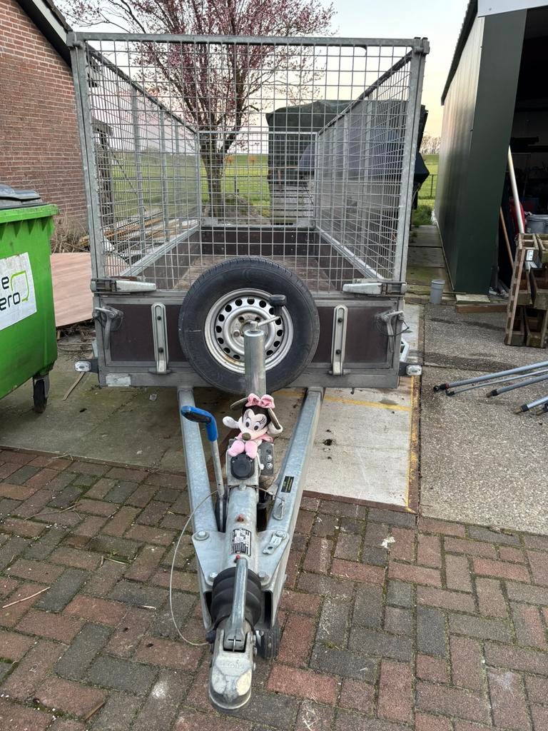 Tandemas/schamel aanhanger met loof rekken. 2000kg, Ophalen, Zo goed als nieuw