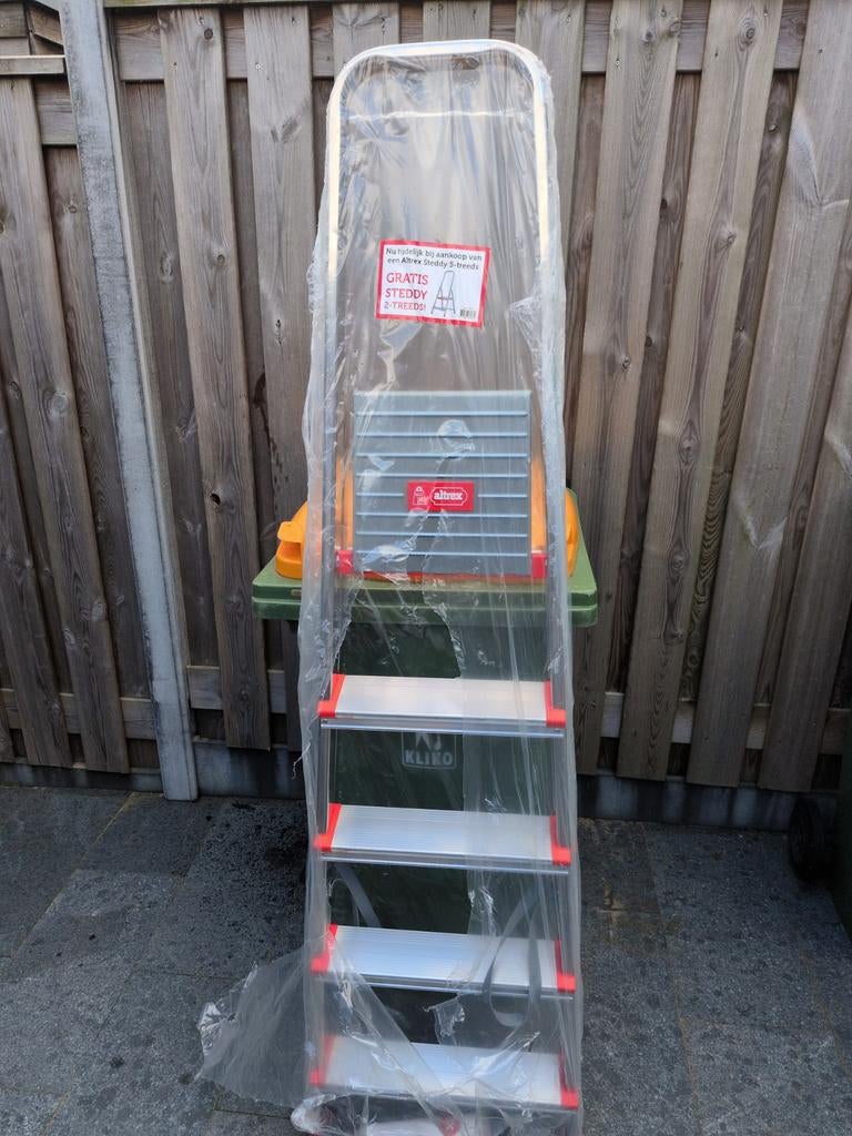 Altrex Steiger Trap - Nieuw in verpakking, Doe-het-zelf en Verbouw, Ladders en Trappen, Ophalen of Verzenden, Nieuw, 2 tot 4 meter