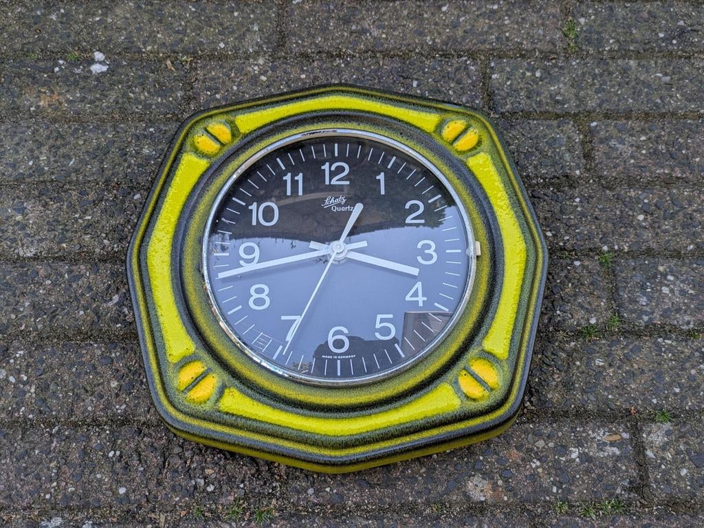 Vintage Klok Wandklok Keramisch Jaren 70, Ophalen of Verzenden, Zo goed als nieuw, Wandklok