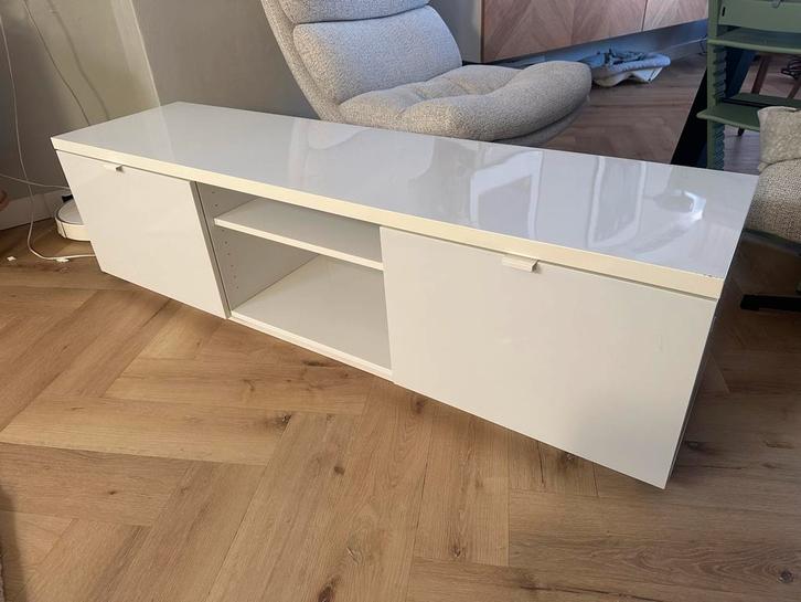 Ikea Byas TV meubel wit, Huis en Inrichting, Kasten | Televisiemeubels, Gebruikt, Minder dan 100 cm, 100 tot 150 cm, 25 tot 50 cm