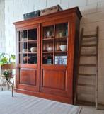 Vintage/Antieke massief houten schoolkast, Buffetkast, 200 cm of meer, 150 tot 200 cm, Ophalen of Verzenden, 25 tot 50 cm