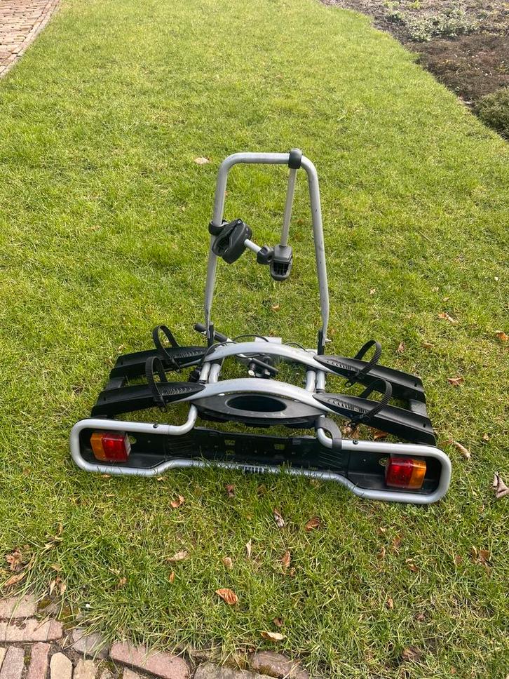 Thule euroway kantelbare fietsendrager voor 2 fietsen, Auto diversen, Fietsendragers, Zo goed als nieuw, Trekhaakdrager, Ophalen