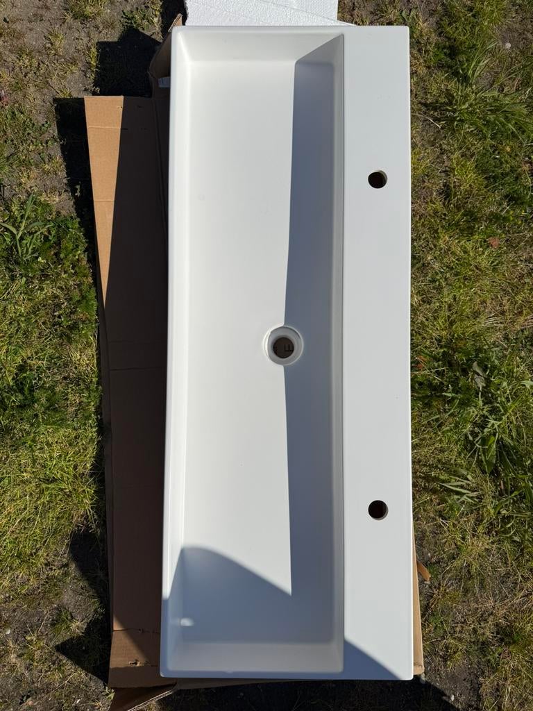 Wastafel porselein met 2 kraangaten NIEUW IN DE DOOS!, Huis en Inrichting, Badkamer | Badkamermeubels, Ophalen, 100 tot 150 cm