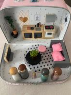 Poppenhuis koffertje om mee te nemen., Ophalen, Zo goed als nieuw, Poppenhuis