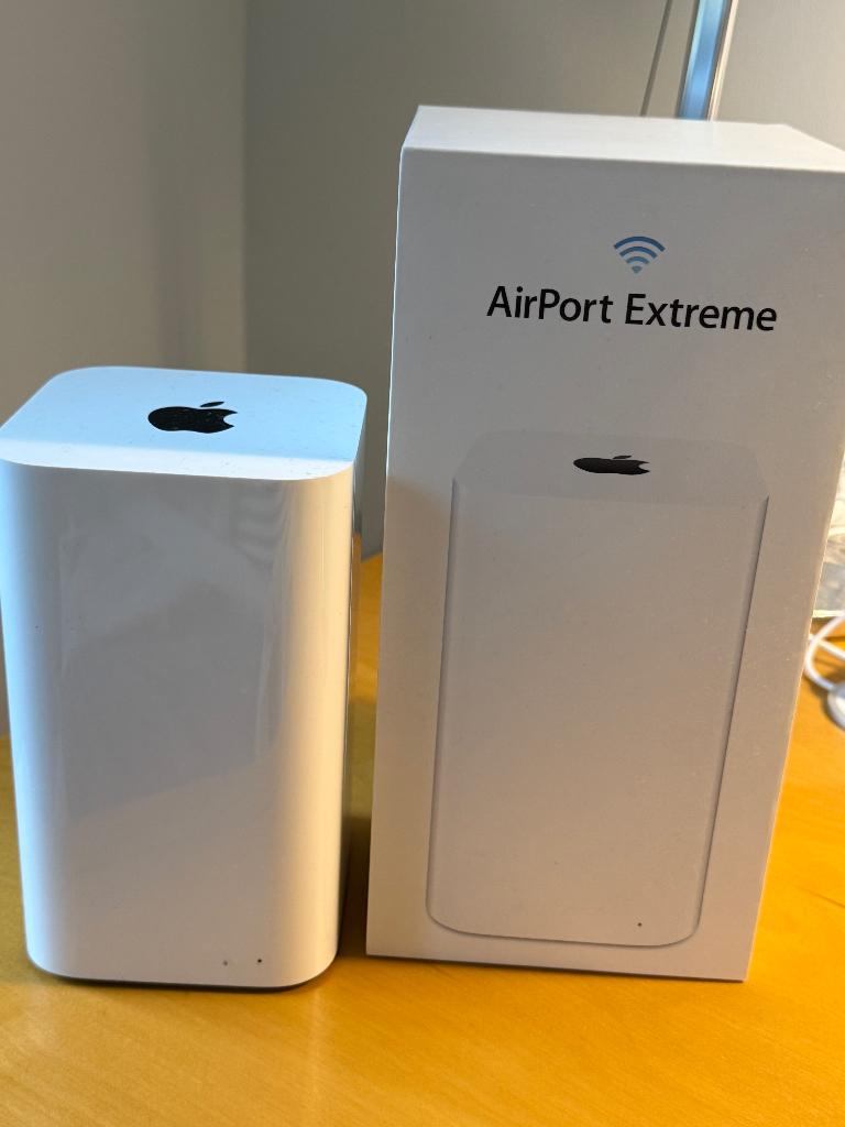 Apple airport extreme, Ophalen of Verzenden, Gebruikt, Router met modem, Apple