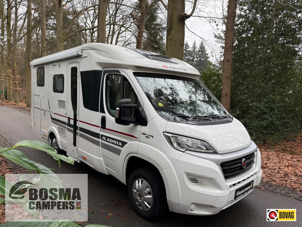Adria Compact PLUS SL Enkele Bedden 43000 km Airco 2017, Caravans en Kamperen, Campers, Airbags, Ringverwarming, Bedrijf, Tot en met 3