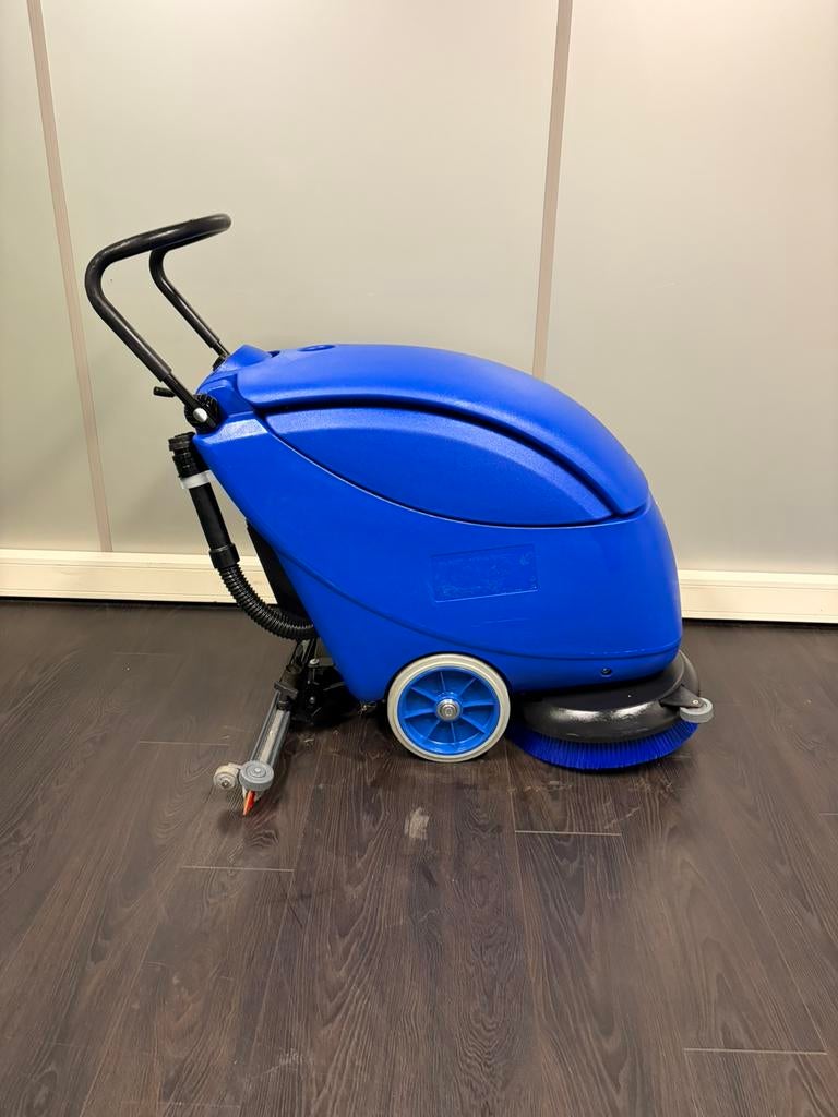 Schrobmachine | Nilfisk 343 | Nieuw accupakket, Ophalen of Verzenden, Schrobmachine