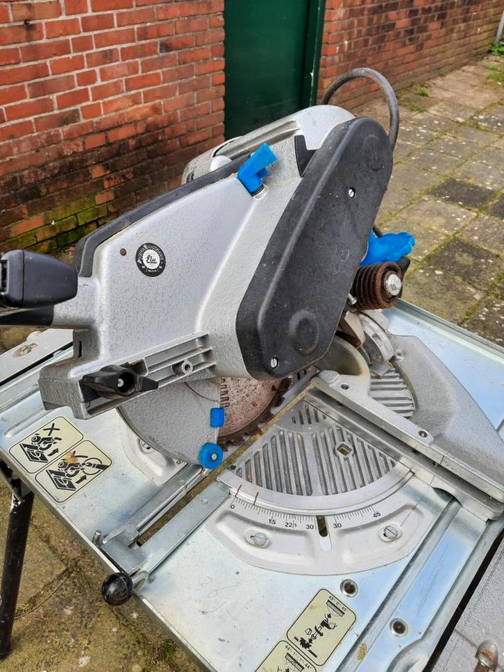 Elu zaagtafel Type TOS 173 - Gebruikte staat, Doe-het-zelf en Verbouw, Gereedschap | Zaagmachines, Gebruikt, Overige typen, 1200 watt of meer