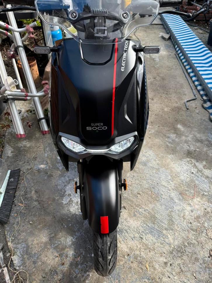 Vmoto Super Soco CPX, Fietsen en Brommers, Scooters | Peugeot, Zo goed als nieuw, Overige modellen, Maximaal 45 km/u, Elektrisch