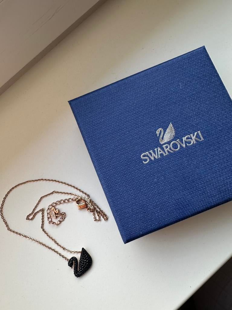 Swarovski zwaan ketting, Verzamelen, Swarovski, Ophalen of Verzenden, Nieuw, Sieraad of Horloge