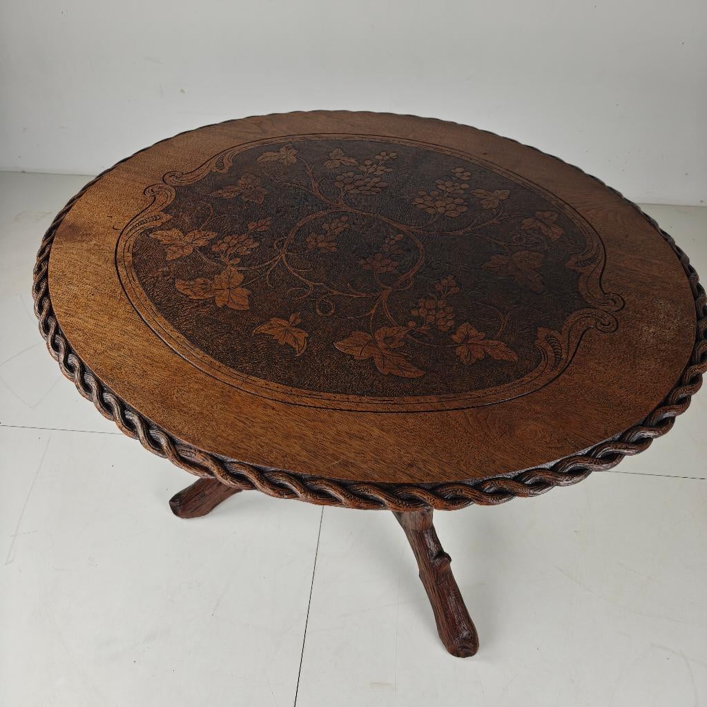 Eettafel in Zwarte Woud-stijl door Horrix – circa 1880, Antiek en Kunst, Ophalen of Verzenden