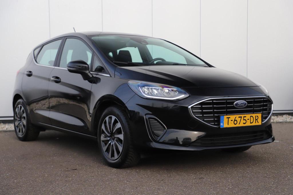 Ford Fiesta 1.0 EcoBoost Hybrid Titanium Navigatie LED Carpl, Auto's, Ford, Voorwielaandrijving, Euro 6, Origineel Nederlands