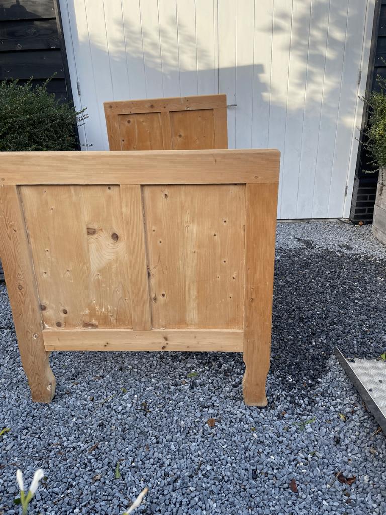 oud grenen geloogd ledikant/bed, Huis en Inrichting, Slaapkamer | Bedden, Ophalen, Gebruikt, Eenpersoons, Beige