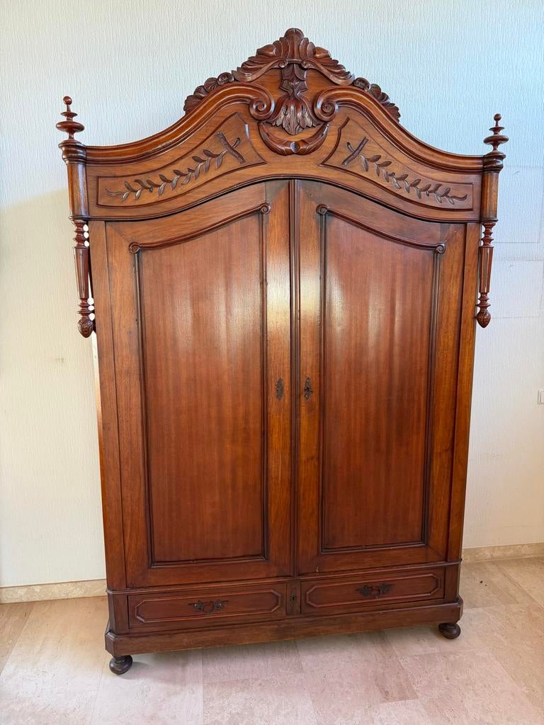 Antieke mahonie kuifkast met sierlijk houtsnijwerk, Ophalen