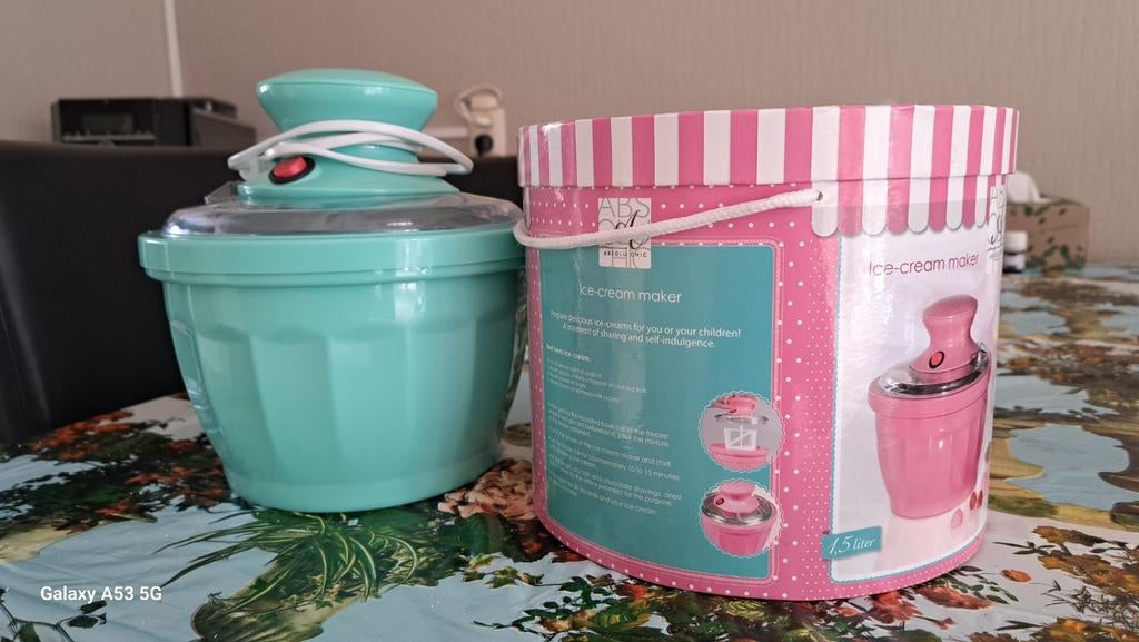 Ice cream maker, Witgoed en Apparatuur, IJsmachines, Ophalen of Verzenden, Zo goed als nieuw