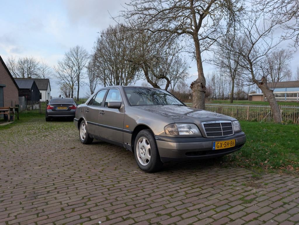Mercedes-Benz C-Klasse 1.8 C180 E2 1993 Grijs, Achterwielaandrijving, Beige, 4 cilinders, 1799 cc
