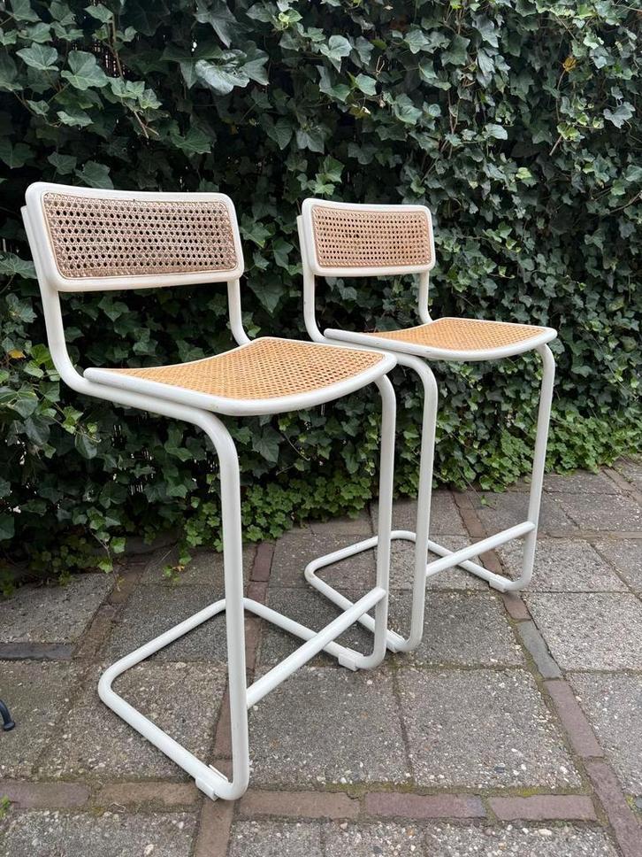 Vintage Cesca Barstoelen - Marcel Breuer, Huis en Inrichting, Barkrukken, Gebruikt, 90 cm of meer, Metaal, Riet, 2 krukken, Ophalen of Verzenden