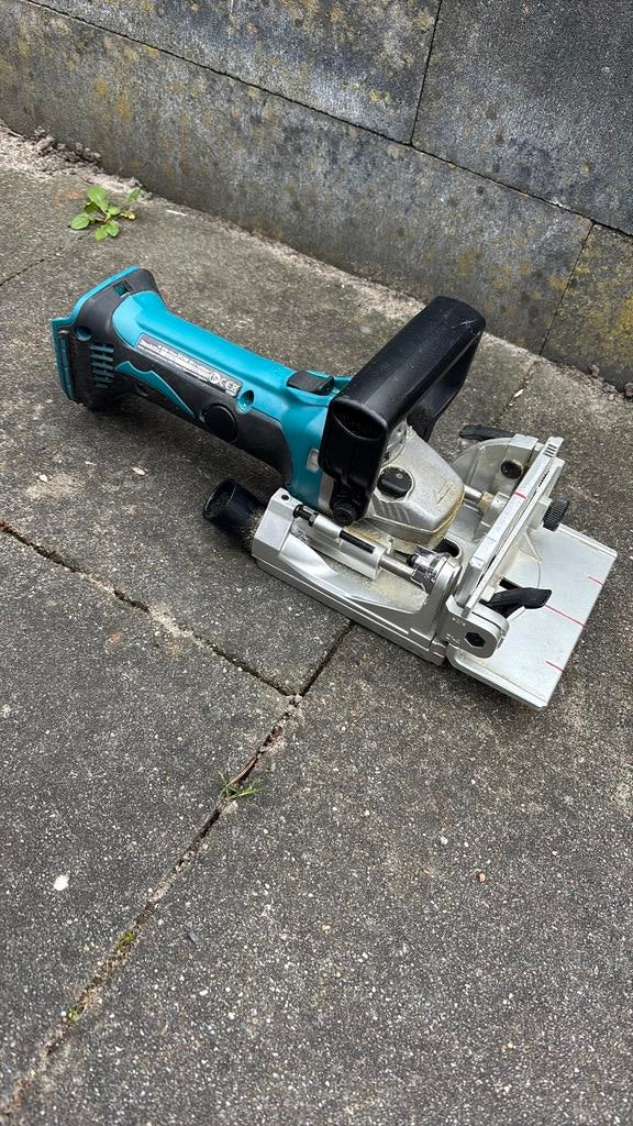 Makita 18v lamellenfrees DPJ180, Ophalen, Zo goed als nieuw, Accu, Lamellenfrees