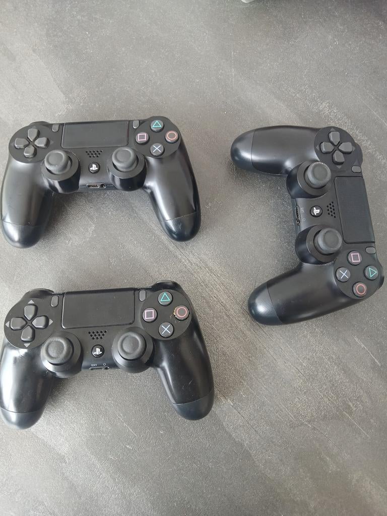 3 kapotte PS4 controllers, Spelcomputers en Games, Ophalen