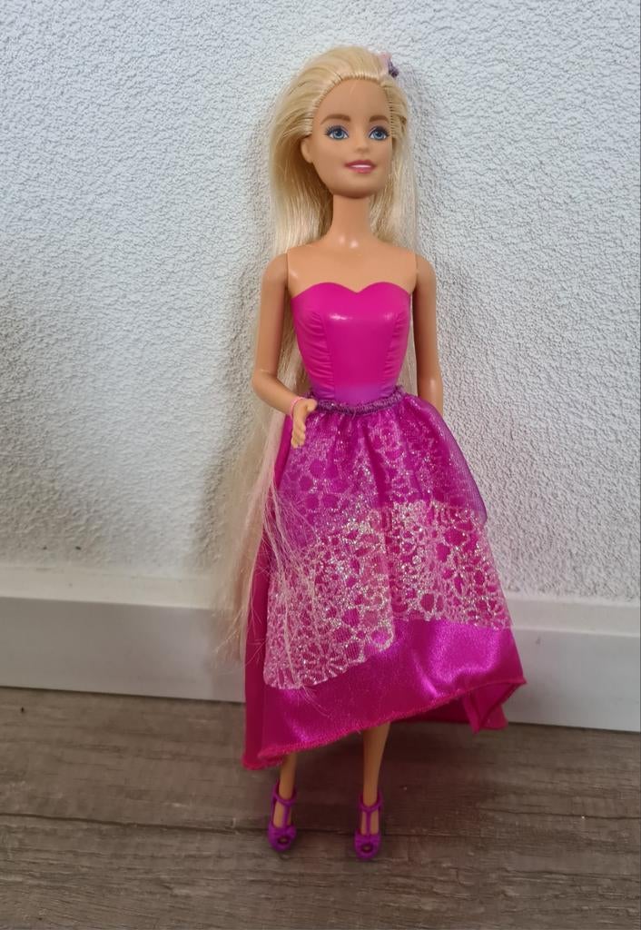 Barbie pop mattel endless hair kingdom Koninkrijk, Ophalen of Verzenden, Zo goed als nieuw, Barbie