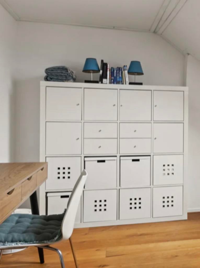 Gratis Ikea kast met 6 deurtjes en 4 lades Kallax, Ophalen, Gebruikt